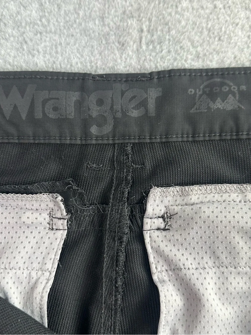 Wrangler Outdoor Black Shorts | Mens Size 48 | 10” Inseam | Casual Lightweight